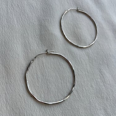 90s textured hammered silver hoop earrings E353