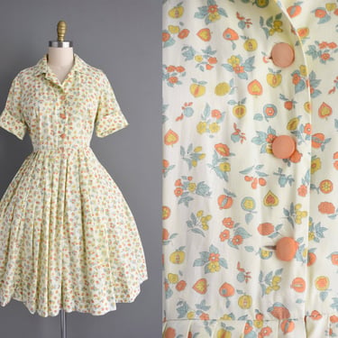 1950s dress | Peach Novelty Fruit Print Short Sleeve full Skirt Cotton Shirt Dress | Large | 50s vintage dress 