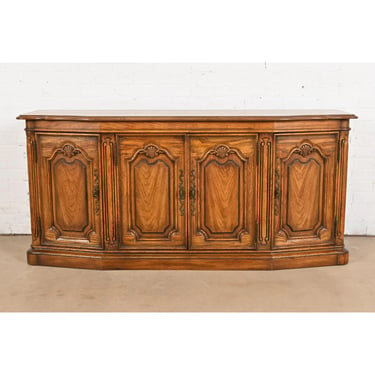 Drexel Heritage French Provincial Louis XV Carved Oak Sideboard or Bar Cabinet, Circa 1960s