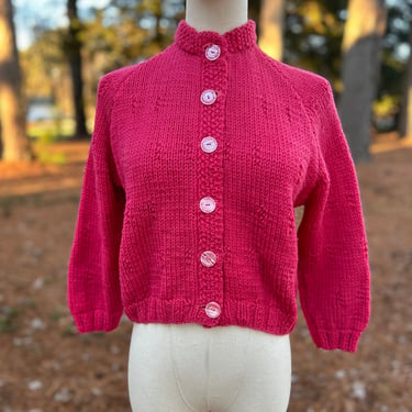 Vintage 1950s Raspberry Hand-Knit Cropped Sweater with Pearlescent Buttons - Adorable and High-Quality 