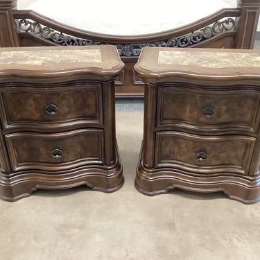 Pair of Traditional Style Nightstands