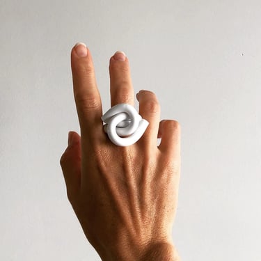 CLOUD KNOT RING, Acrylic Ring, Acrylic Knot Ring, Statement Ring, White Ring, Contemporary Ring, White Ring, Birthday Gift, Modern Ring 