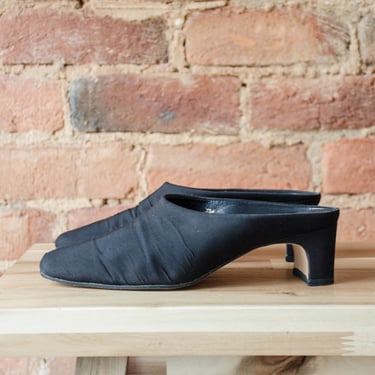 black mules | 90s y2k vintage simple minimal dark academia style slip on clogs size 7 