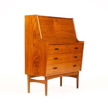 Danish Modern / Mid Century Teak Secretary Desk Model 37 — Arne Wahl Iversen for Vinde Møbelfabrik 