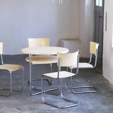 Bauhaus cantilever set with four chairs + table 