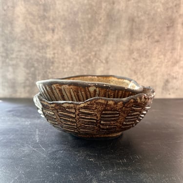 Set of two ceramic bowls 