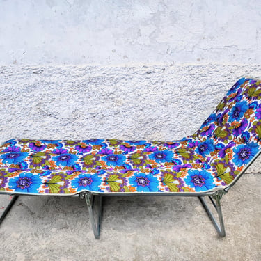 Vintage Patio Chair / Retro Deckchairs /Folding Flower Beach Chair / Canvas Sunbed Chair/ Portable Resting Chair /Old Canvas Chair / 70s 