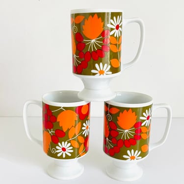 Vintage 1960s Groovy Flower Power Daisy MOD Orange Pedestal Footed Porcelain Ceramic Coffee Tea Drink Cups Mugs Japan 3ct 