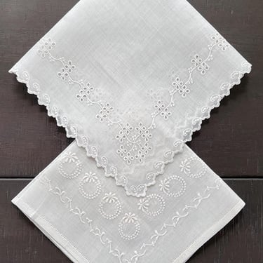 Hankies 2L white embroidered 