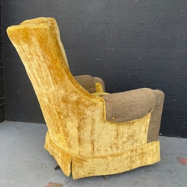 1960\u2019s Gold Velvet Swivel Chair