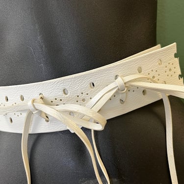 1960s white corset belt go-go perforated tie waist accessory OSFM 