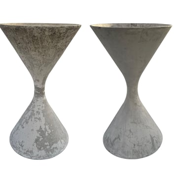 Pair of Willy Guhl for Eternit ‘Diablo’ Concrete Spindle Planters, Circa 1968.