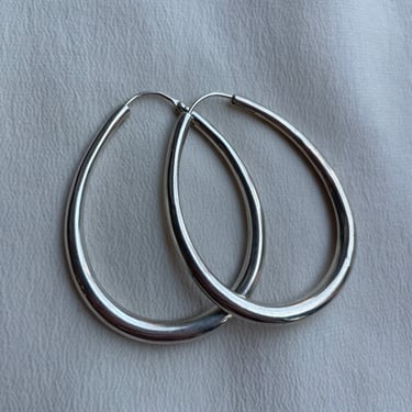 E223 1990s Drop Oval Hoop Earrings