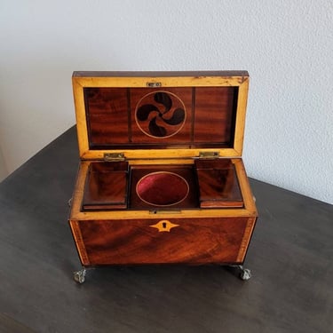 Fine 18th/19th Century English Regency Georgian Period Mahogany Tea Caddy Decorative Table Box 