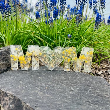 Mom Pressed Flowers Resin Sign Mothers Day Gift 