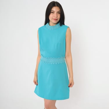 Vintage Mock Neck Mod Dress 60s Blue Lace Trim High Waist Shift Retro Sleeveless Gogo Twiggy Plain Minidress 1970s Go Go Size Small S 