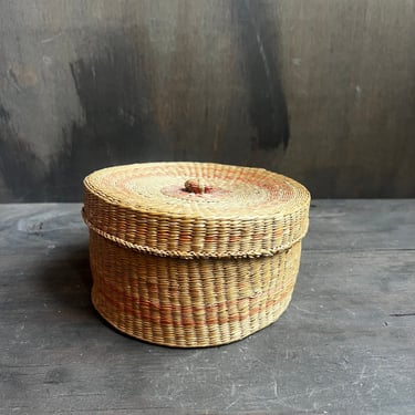 Vintage Nesting Baskets