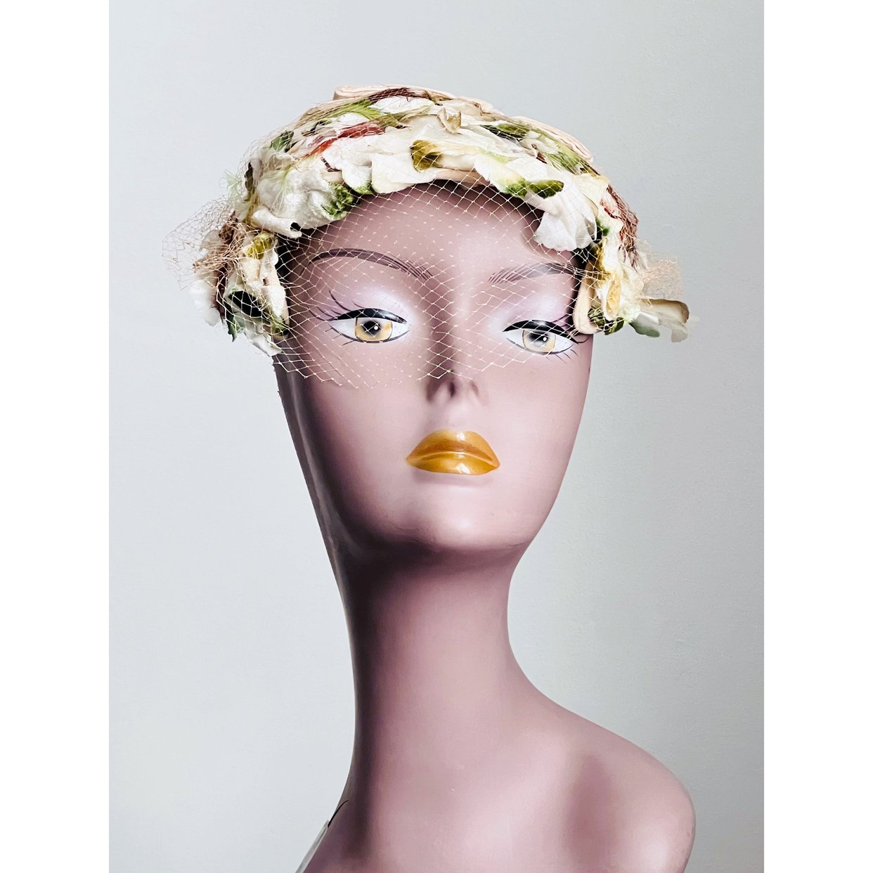 FABULOUS 1950s\' NAVY FABRIC AND VELVET \'CART WHEEL\' HAT WITH MATCHING HALF VEIL 1950 main image 4