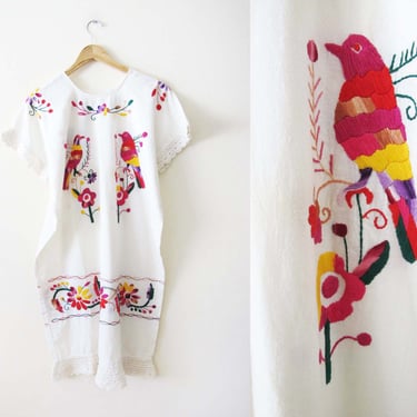 Vintage 70s Embroidered White Mexican Sundress S M  - 1970s Colorful Embroidered Bird Dress Cotton Crochet Trim - Boho Frida Kahlo Dress 