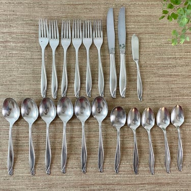 Vintage Wm A Rogers Silver Overlaid Oneida Flatware - Flowertime Pattern - Flowertime Silverplate Flatware 