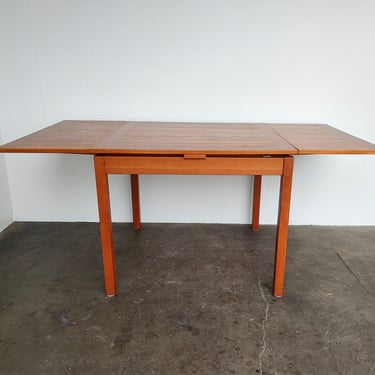 Mid-Century Modern Teak Wood Expanding Teak Dining Table 1960s 