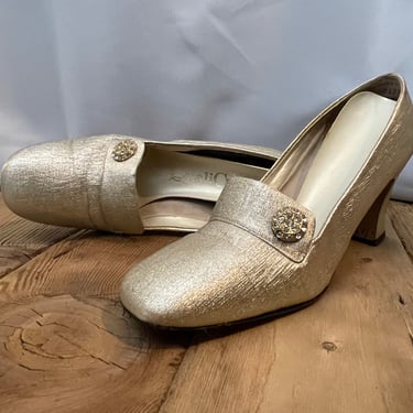 Gold Lame 1960s vintage pumps shoes metallic Mod rhinestone button 7 