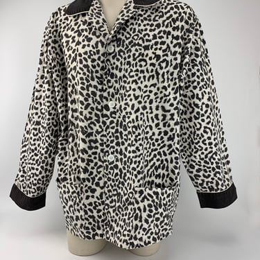 RARE 1950'S Pajama Lounge Shirt - Black & White Animal Print - All Cotton Fabric - Loop Collar - 2 Low Patch Pockets - Mens Size Large 