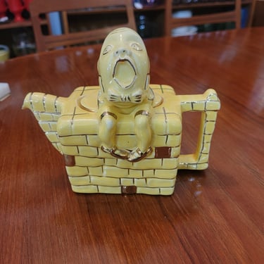 Vintage Yellow Lingard Humpty Dumpty Novelty Teapot 