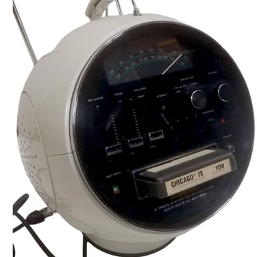 Weltron Model 2001 Space Ball, AM/FM Radio 8 Track Stereo 