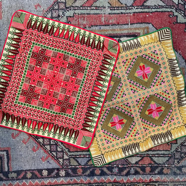 Vintage Needlepoint Throw Pillow Covers Red Green Boho Maximalist 70s vintage 