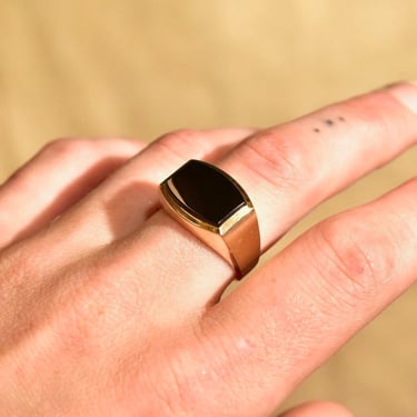 14K Yellow Gold Black Onyx Signet Ring, Sleek Modernist Unisex Gold Ring, Satin & Polished Finish, Size 8 3/4 US 