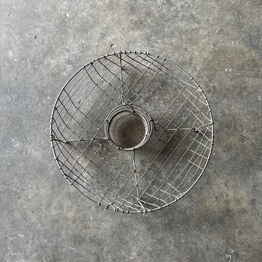 Vintage Round Crinkle Wire Kitchen Dish Drainer 