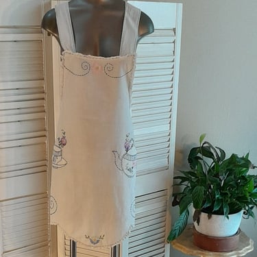 Vintage Antique Apron Victorian Edwardian White Cotton Bib Apron Pinafore With Hand Embroidered Teapot and Teacup POCKETS 