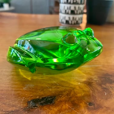 Vintage Green Art Glass Frog Paperweight
