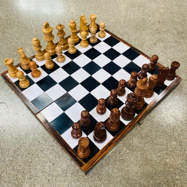 Vintage Chess Set / Black & White Checkers