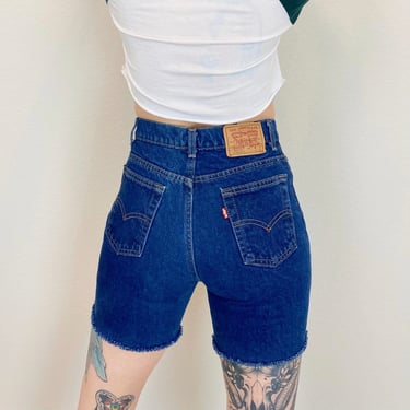 Levi's Cut Off Jean Shorts / Size 26 27 