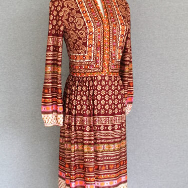 1970s - Mod Mid Century - Bohemian-  Nylon - Day Dress - by Leslie Fay - Estimated size S 4/6 