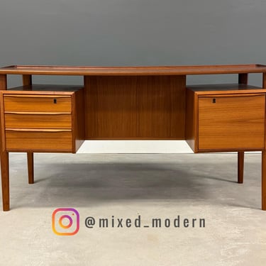 Refinished Danish Modern Teak Floating Desk by Peter Løvig Nielsen 