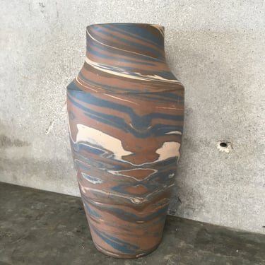 Nilok Vase