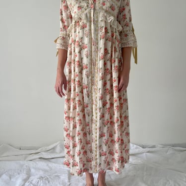 1930's Pink Floral Robe with Cream Lace