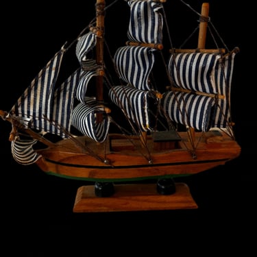 Small Wooden Ship (Dark)