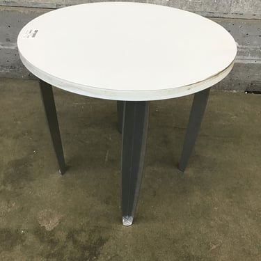 Round Coffee Table (Seattle)