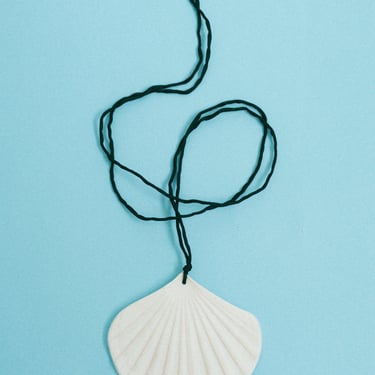 Full Moon Shell Amulet .07 Necklace