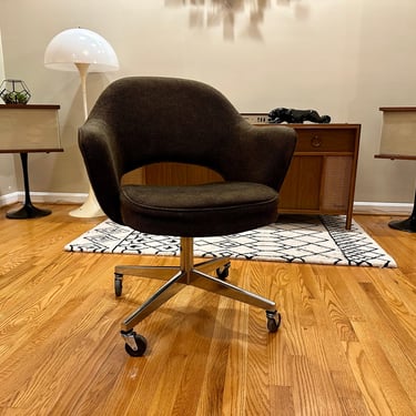 Vintage Knoll Eero Saarinen Executive Office Desk Chair in Original Tweed 