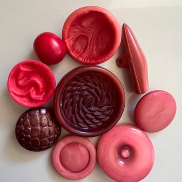 Buttons plastic pink lot 9 