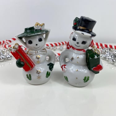 Vintage 50s Mr. & Mrs. Snowman Salt and Pepper Shakers Made in Japan, Snowman Couple Salt Pepper Shakers, Snowmen Shakers, Old Holiday Decor 