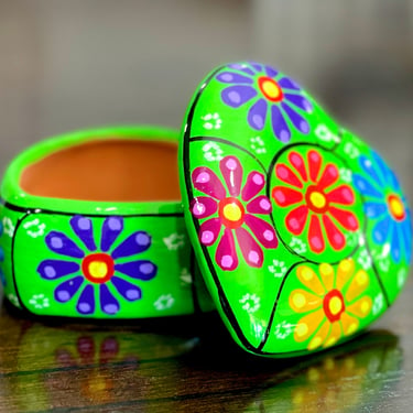 VINTAGE: Mexican Colorful Heart Pottery Trinket - Ring Jewelry Box - Hand Painted Heart - Love - Valentines - Made in Mexico - SKU 00035160 