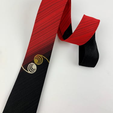 1960'S Tonal Striped Tie With Swirls - Ombré Red to Black - Beautiful Tie - Rayon - Narrow Width - Excellent Condition 