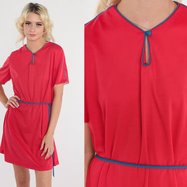 Red Shift Dress 70s Keyhole Neck Mini Dress Retro Belted Short Sleeve Cutout Twiggy Plain Chic Seventies Minidress Vintage 1970s Medium 