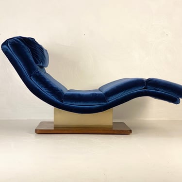 Wave Chaise by Carson's of High Point, Circa 1970s - *Please ask for a shipping quote before you buy. 
